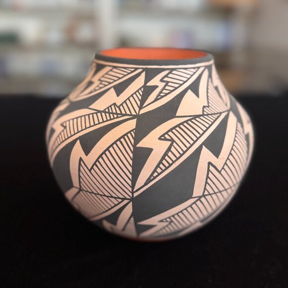 Acoma Pueblo Pottery Jar 6” x 6” — Signed J. Garcia — Lightning & Rain Pattern - Picture 1 of 7